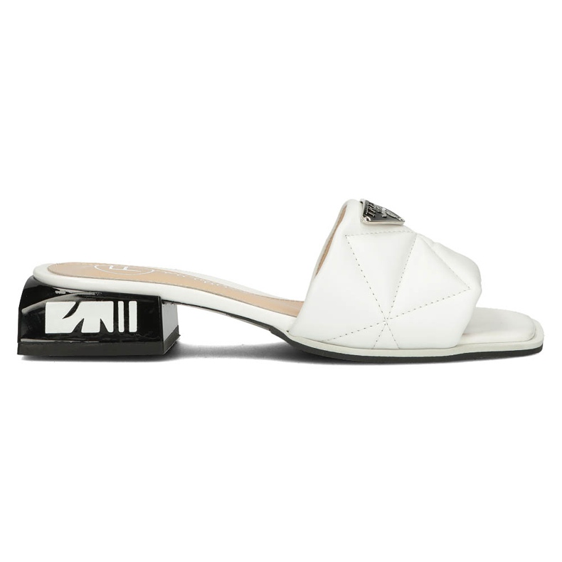 Chinelos de couro Filippo DK3905 / 22 Wh branco