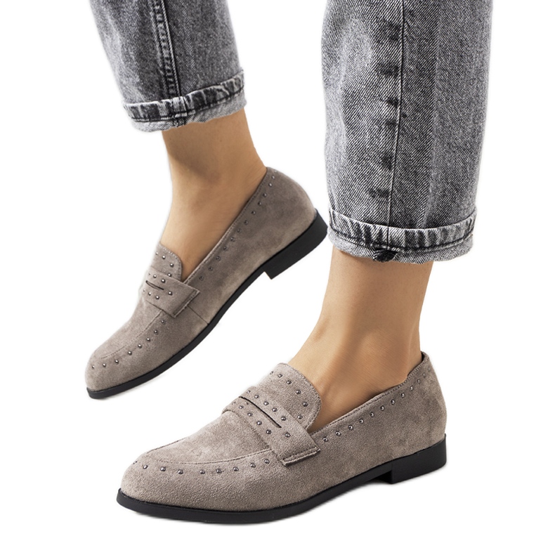 Sapatos de couro cinza com tachas Ishana