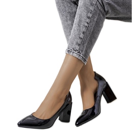 Bombas de laca preta no poste Shannen preto Bombas de laca preta no poste Shannen preto