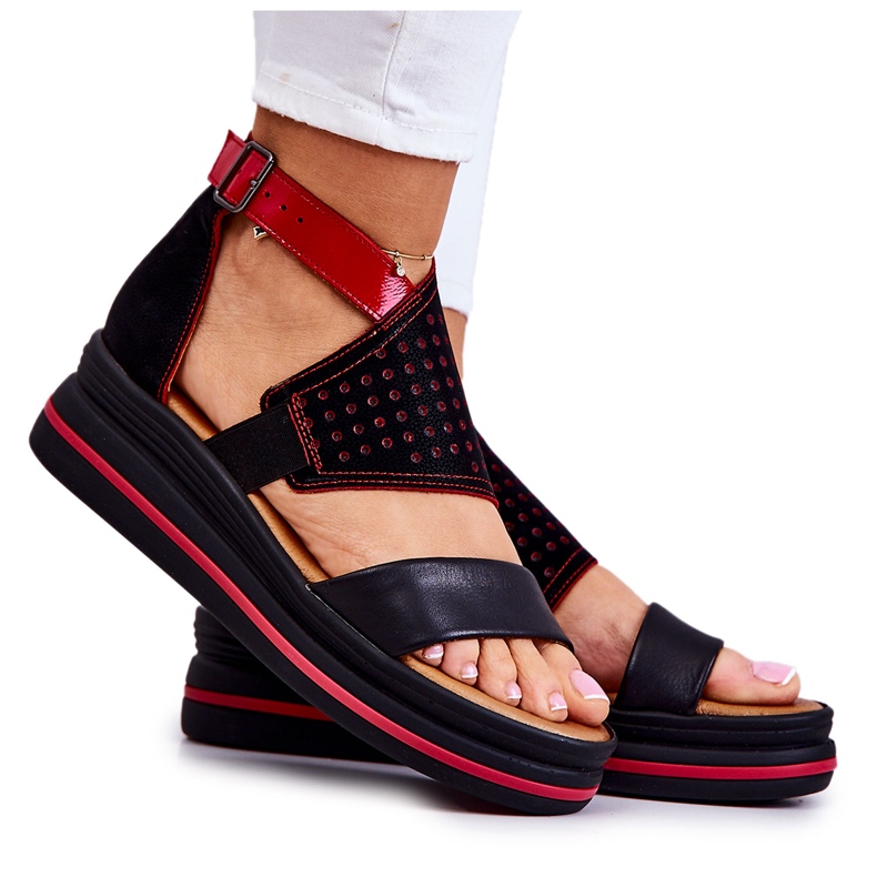 Sandálias de cunha de couro Maciejka 05356-01 preto e vermelho