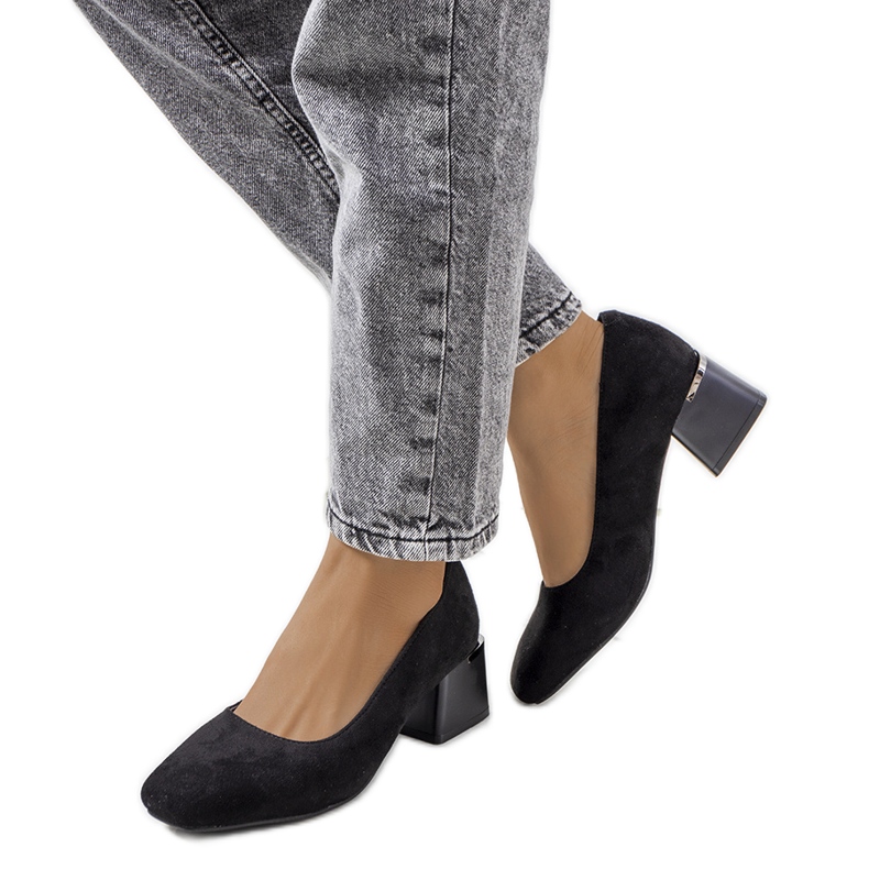 Bombas pretas no post Bloor preto