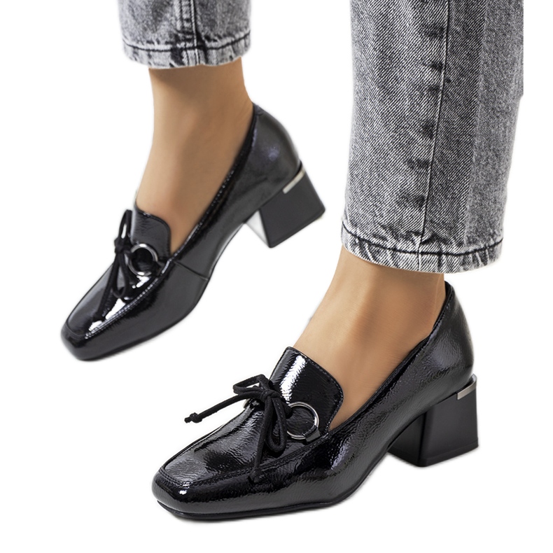 Sapato salto alto lacado preto Monisha