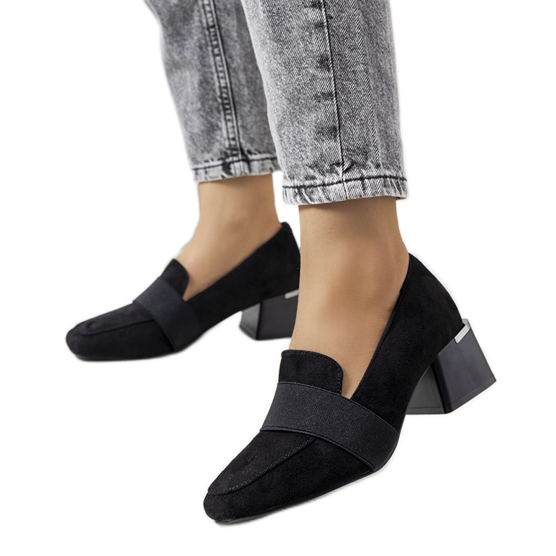 Brogues pretos no poste Arden