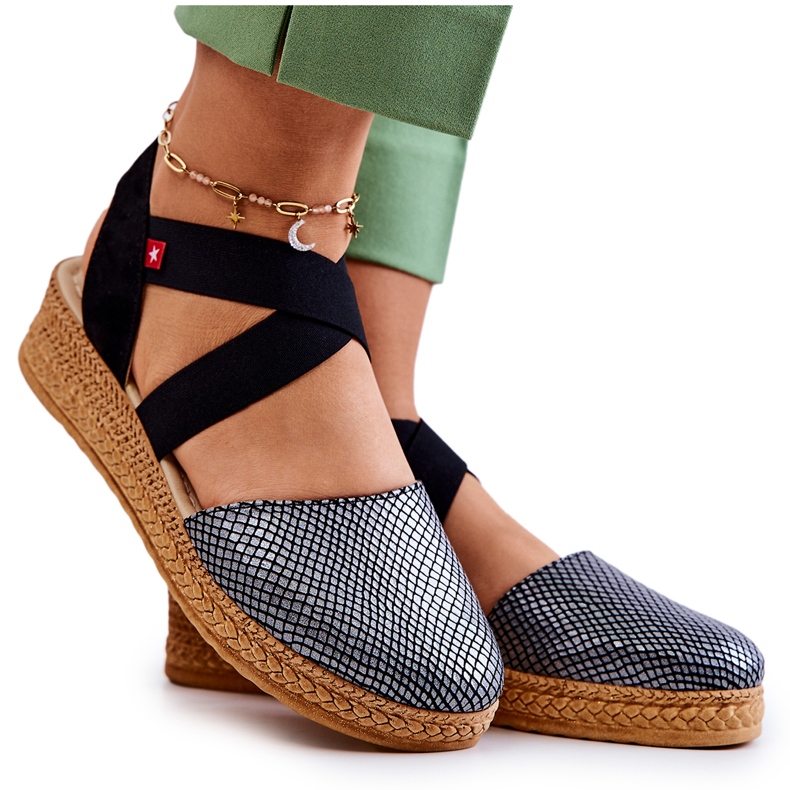 Alpargatas femininas da moda Big Star JJ276035 pretas preto prata