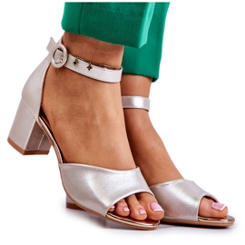 Sandálias de Couro de Salto Alto Vinceza 22-20100 Dourado