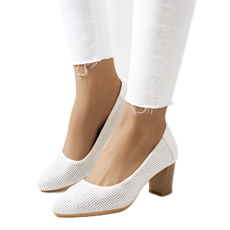 Bombas a céu aberto brancas Pelders branco prata