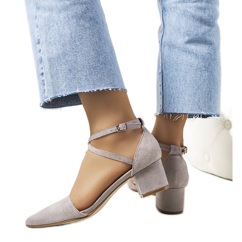 Bombas cinza no posto Hyde