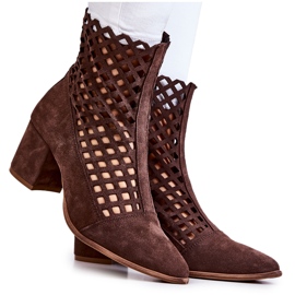 Botas vazadas de camurça com salto alto Nicole 2638 Marrom escuro castanho