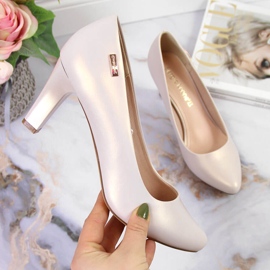 Bombas em um post perolado Sergio Leone bege