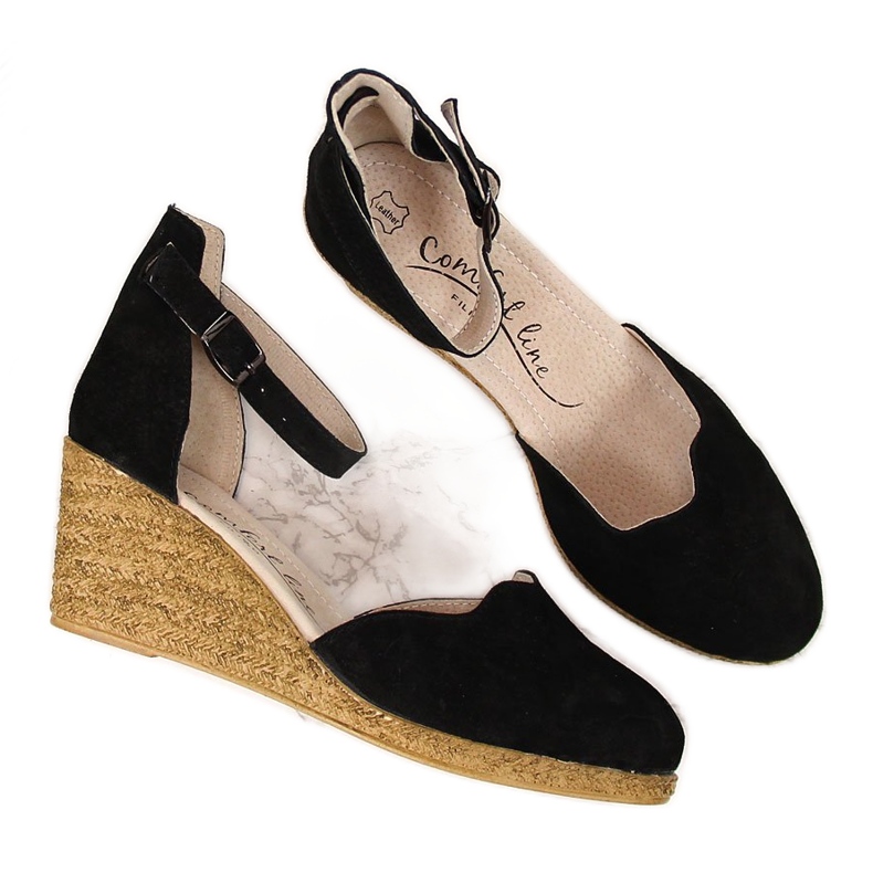 Sandálias femininas de couro em uma cunha preta Filippo preto