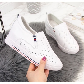 Tênis de couro feminino em uma cunha branca a céu aberto Filippo branco