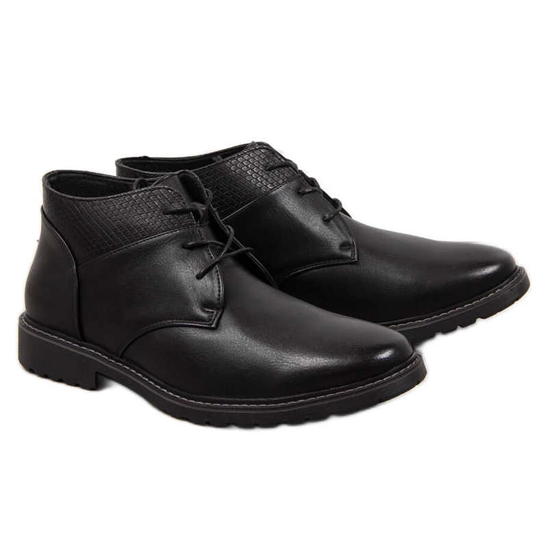 Sapatos casuais casuais Nowacki pretos isolados para homem