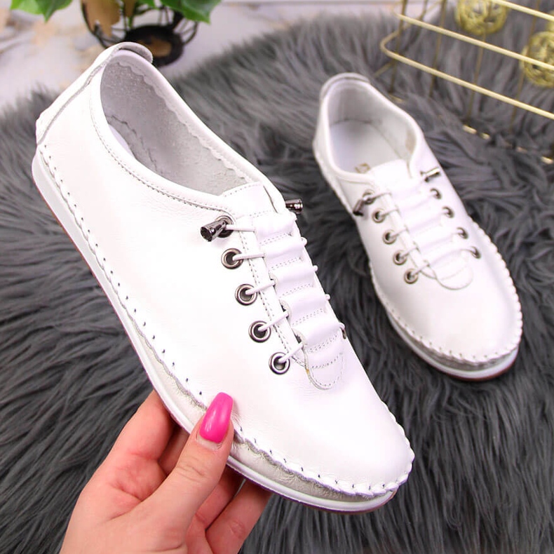 Sapatos slip-on de mulher de pele branca Artiker