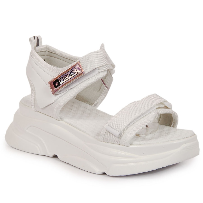 News Sandálias brancas femininas na plataforma esportiva NOTÍCIAS branco