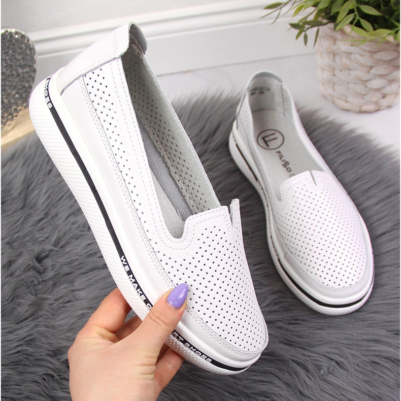Sapatos de mulher de couro vazado branco Filippo
