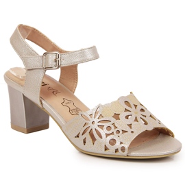 Sandálias femininas de prata Jezzi no poste