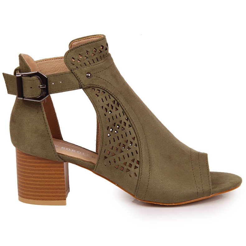 Sandálias femininas com aberturas cáqui T.Sokolski verde