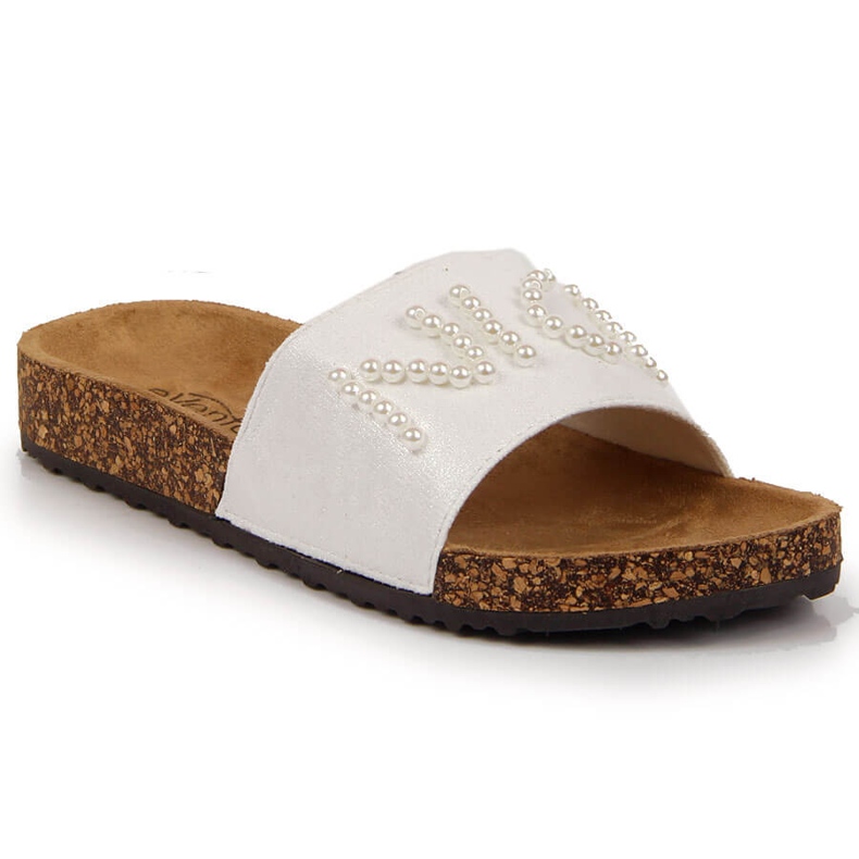Chinelos brancos de mulher com pérolas eVento