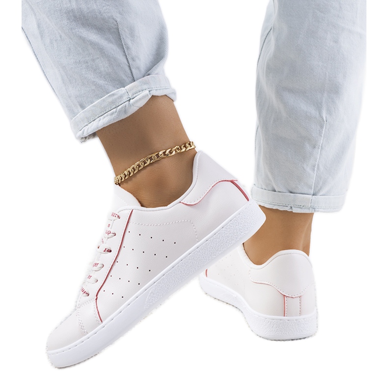 Tênis esportivo vermelho e branco Koho