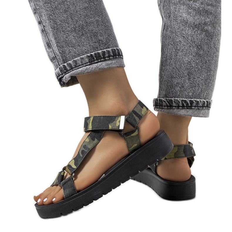Sandálias camufladas verdes na plataforma Dugan