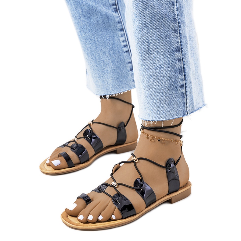 Sandália Albertis lacada preta preto