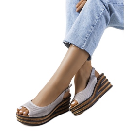 Alpargatas bege na cunha Alton prata