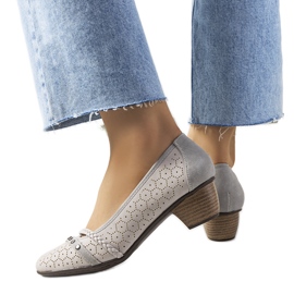 Bombas cinzentas a céu aberto da Hernandez cinza