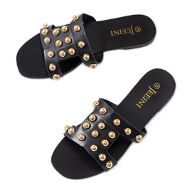 Chinelos pretos com tachas decorativas Amparo