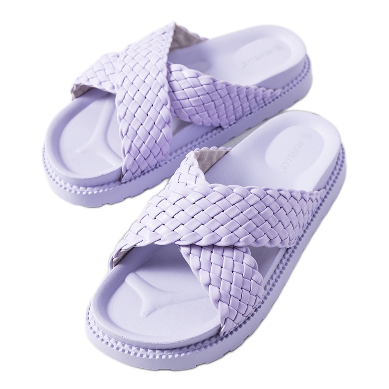 Chinelos roxos na plataforma Bierings tolet