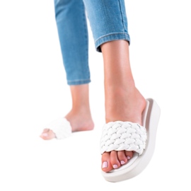 Mannika Chinelos na plataforma branco Mannika Chinelos na plataforma branco