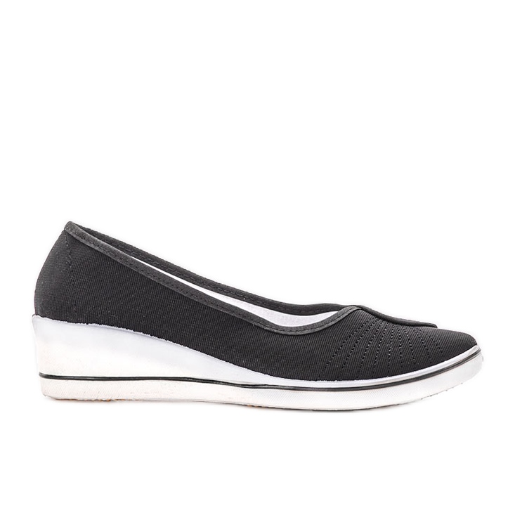 Tênis preto Denison com salto de cunha