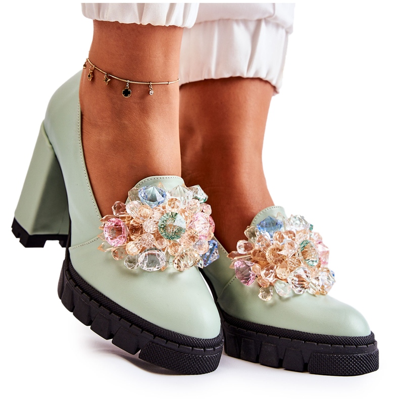 PA2 Bombas elegantes com ornamento Caterine verde suave