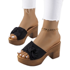 Chinelos pretos Sarthe de salto alto