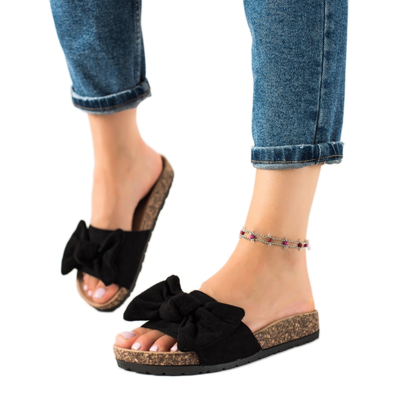 Queentina Chinelos de camurça com laço preto