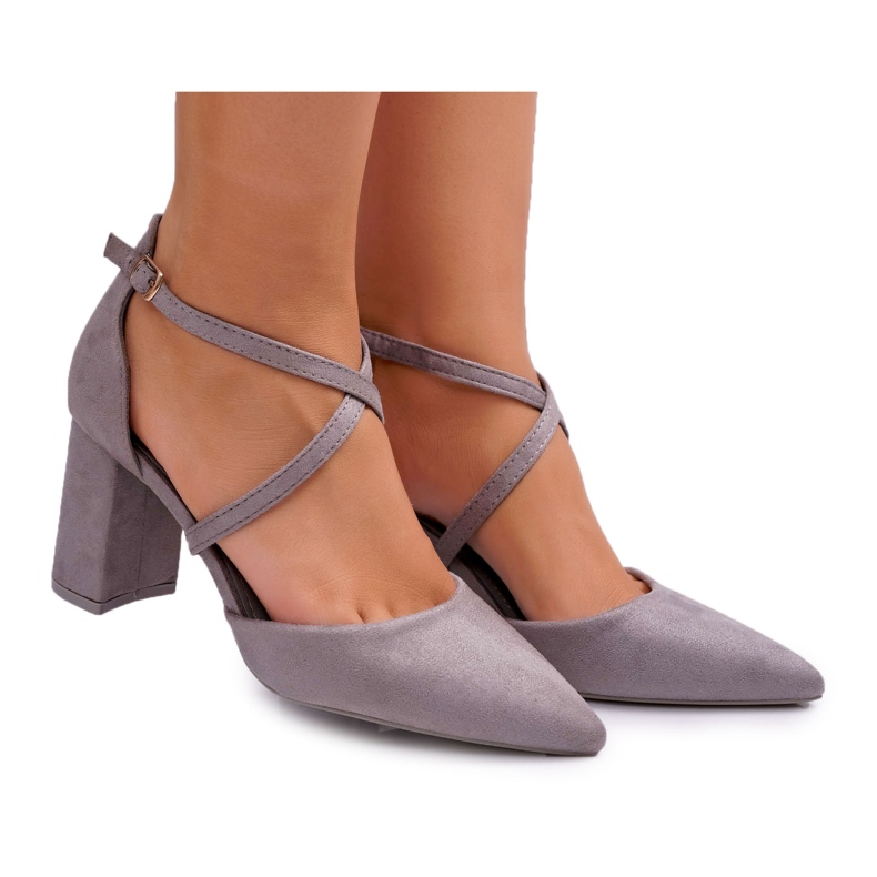 Sapatos femininos no calcanhar em Spitz Grey cinza