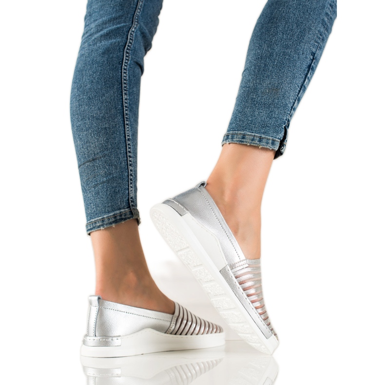 T.Sokolski Slipons de couro prateado prata