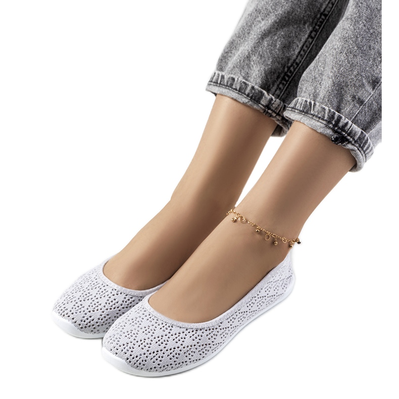 Holmen bailarinas a céu aberto cinza