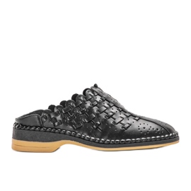 Pantufas pretas a céu aberto Breno preto