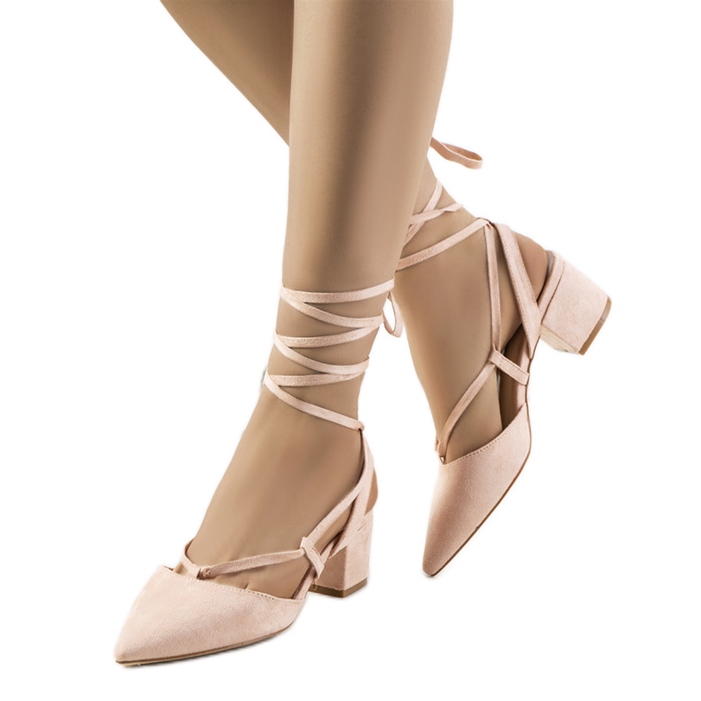 Sapatos com atacadores cor-de-rosa no poste Victoris