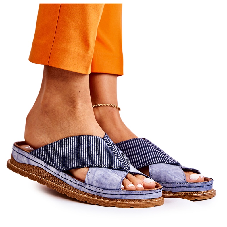 Chinelos com perfil de couro Maciejka 04986-17 Azul Chinelos com perfil de couro Maciejka 04986-17 Azul