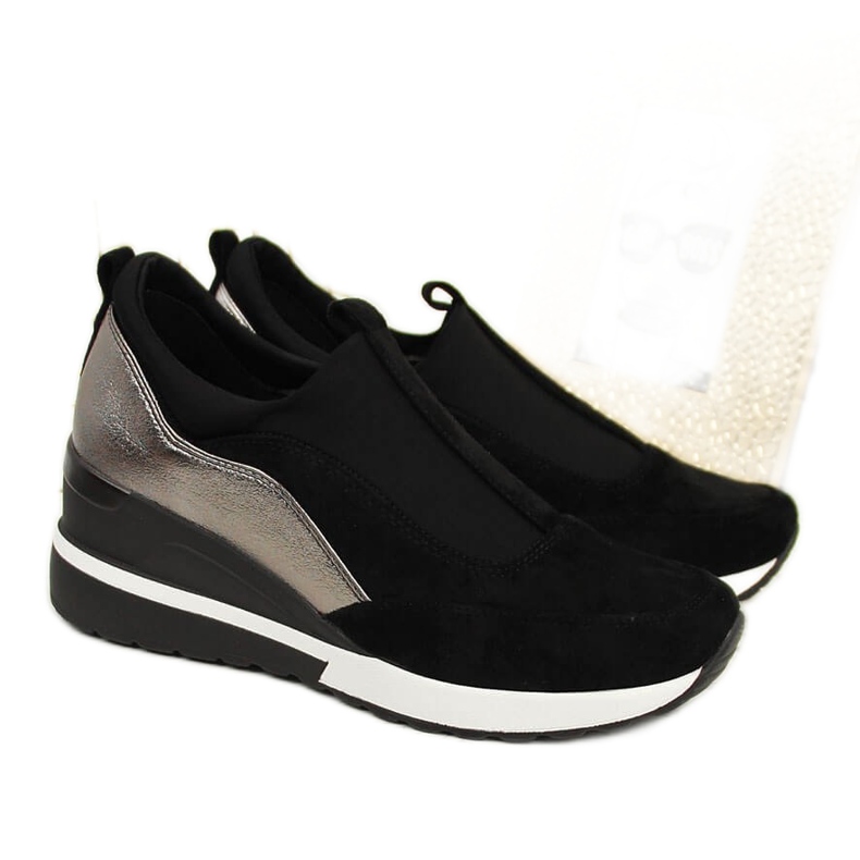 Tênis de cunha de mulher preto e prata Vinceza