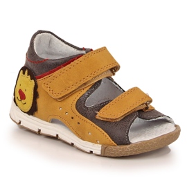 Sandálias de menino com velcro camelo Kornecki 6867 castanho