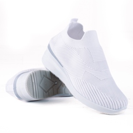 SHELOVET Sapatos de cunha branco SHELOVET Sapatos de cunha branco