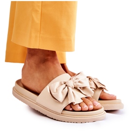 PJ1 Chinelos de couro feminino clássico com laço bege Dessy