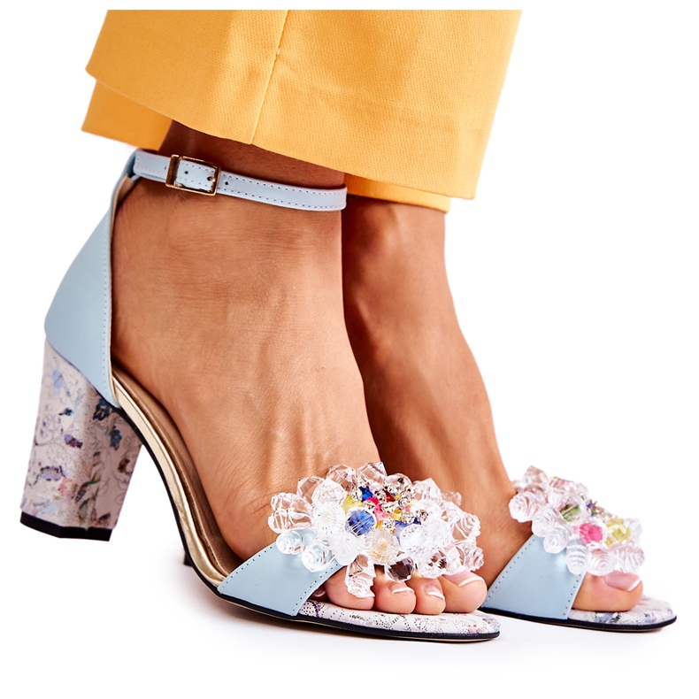 PA2 Sandálias de couro em uma barra com cristais azuis Velinda azul