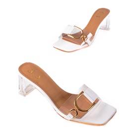 SHELOVET Chinelos transparentes no poste branco SHELOVET Chinelos transparentes no poste branco