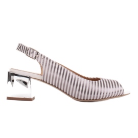 Marco Shoes Sandálias femininas confortáveis ​​com couro interessante branco multicolorido prata