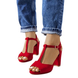 Bombas vermelhas no posto Harvey vermelho Bombas vermelhas no posto Harvey vermelho