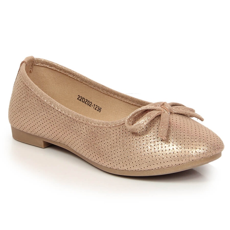 Bailarinas femininas com laço rosa eVento dourado