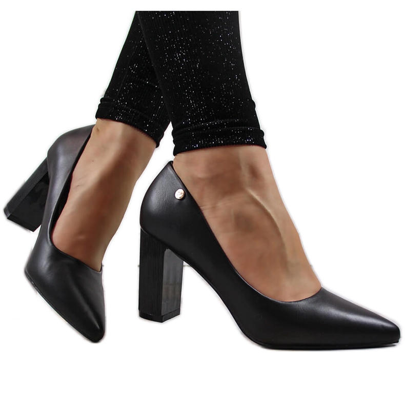 Bombas no poste preto Vinceza